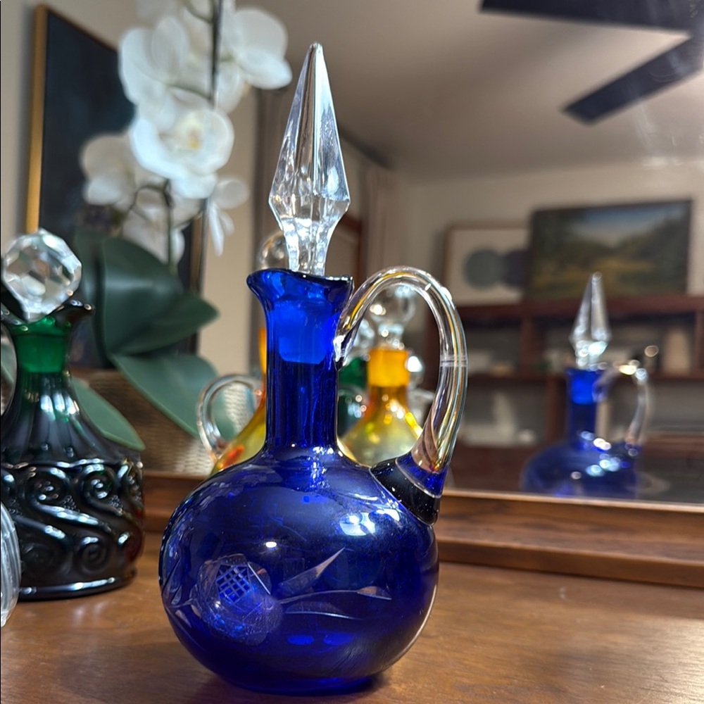 💙 Vintage Cobalt Blue Cut Glass Cruet with Stopper – Elegant Etched Design✨
